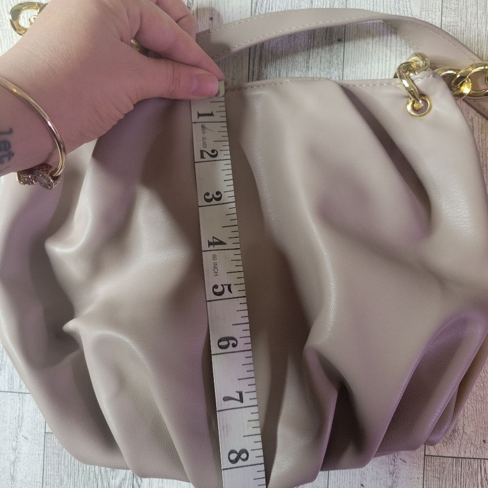 Kendall & Kylie Mini Hobo Bag - Picture 3 of 7